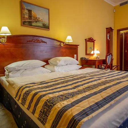 Hotel Giovanni Giacomo 4*