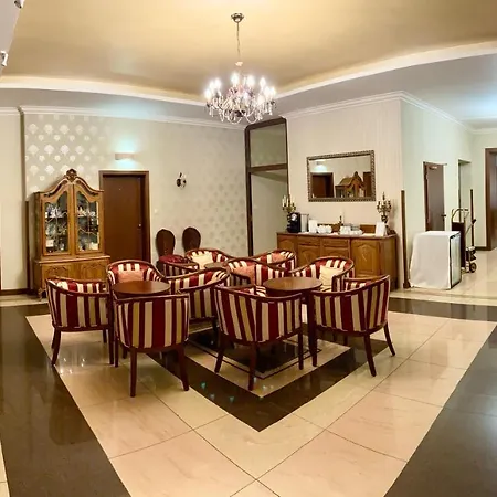 Giovanni Giacomo Hotel