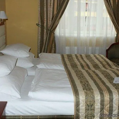 Giovanni Giacomo Hotel